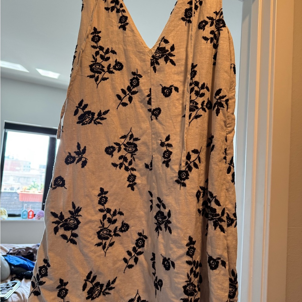 Abercrombie & Fitch White and Black Floral Mini Dress